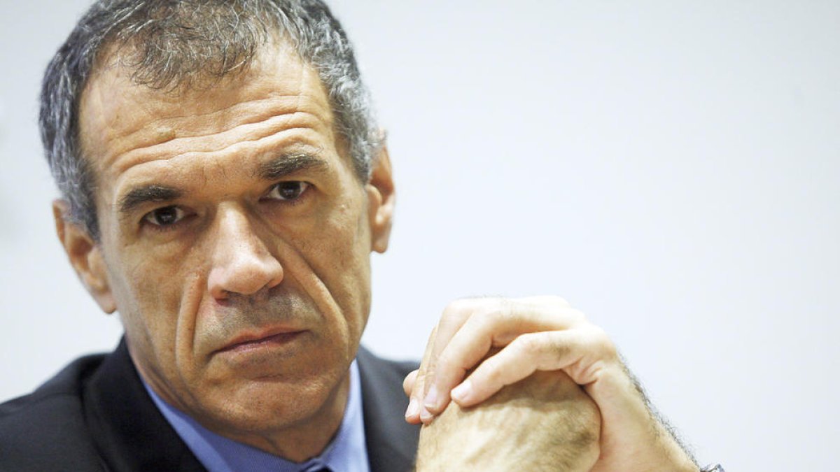 Mattarella encarrega formar un govern tècnic