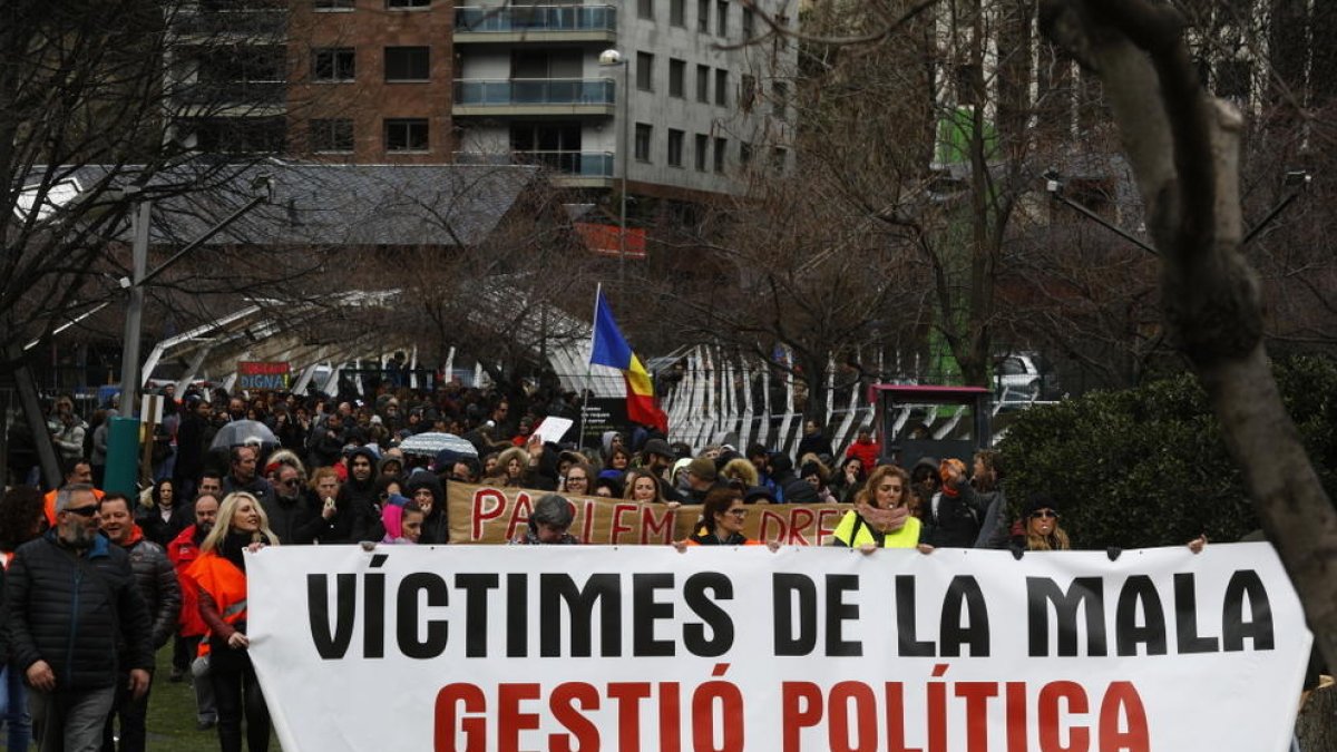 Els sindicats volen la jubilació als 60 per a tots els funcionaris