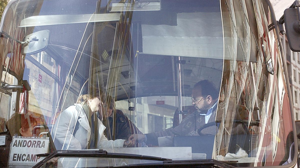 El TS tomba el concurs per a la concessió de les línies de bus