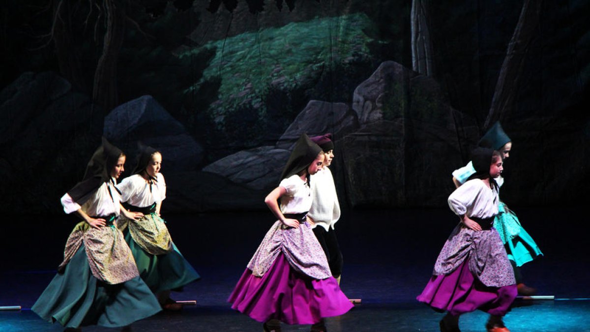 Unes 300 persones veuen 'Dolça terra andorrana'