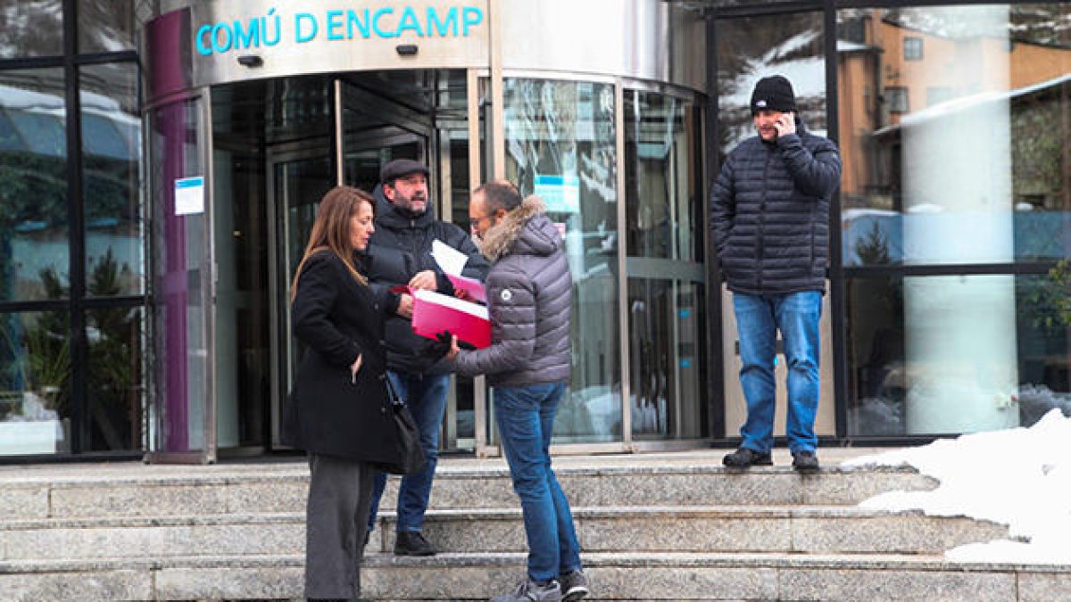 L'oposició denuncia que el comú va fer el pla de dinamització per ajustar-lo a l'oferta d'una empresa