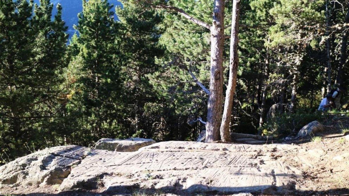 Cultura estudia amb Canillo instal·lar un tancat per protegir el roc de les Bruixes