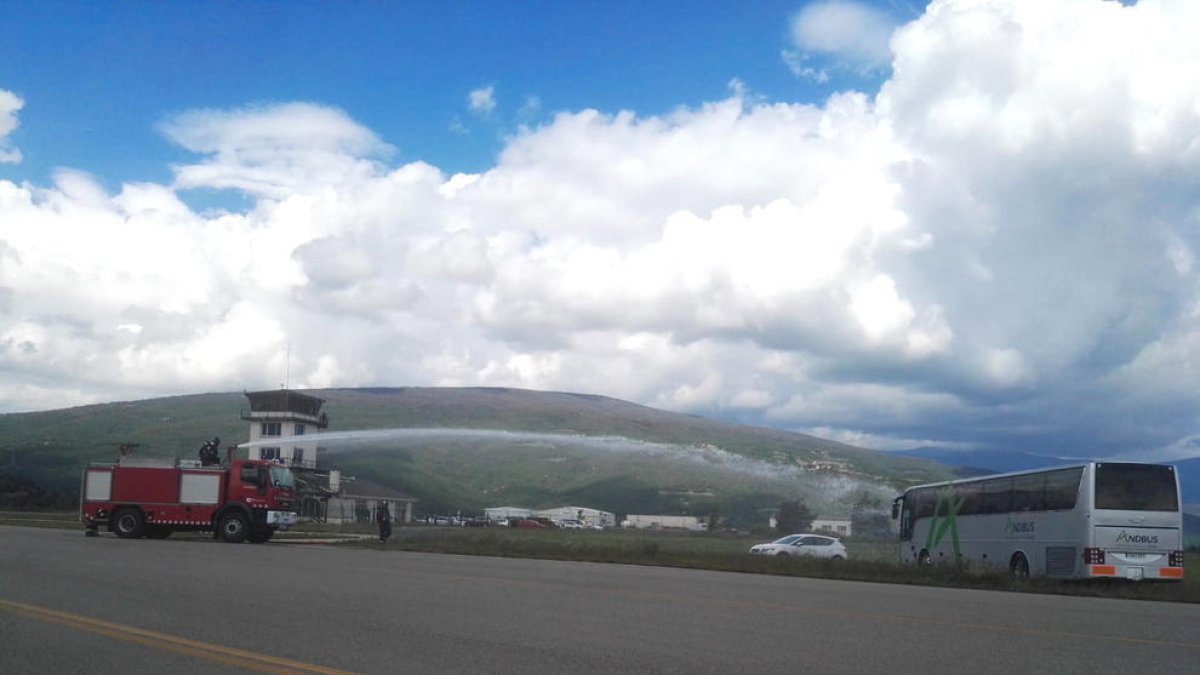 Simulacre d'accident durant l'aterratge a Andorra-La Seu