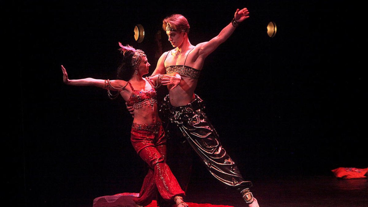 Mil i una nits lauredianes