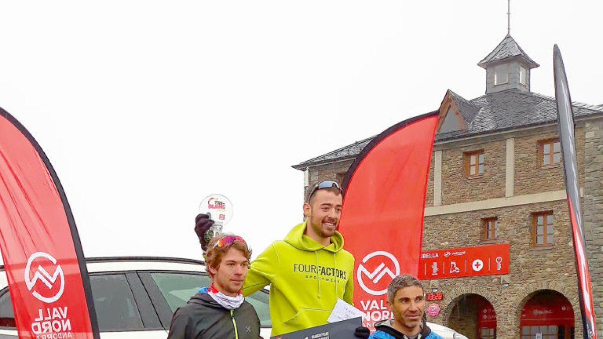 Xavi Jové i Maria Fargues s'enduen l'Andorra Tri-blanc