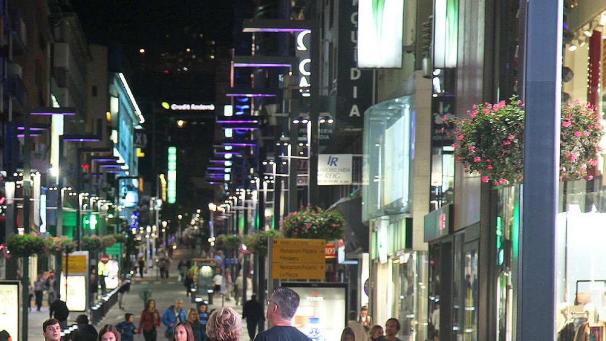 El sector del comerç alerta de la caiguda de les xifres de negoci