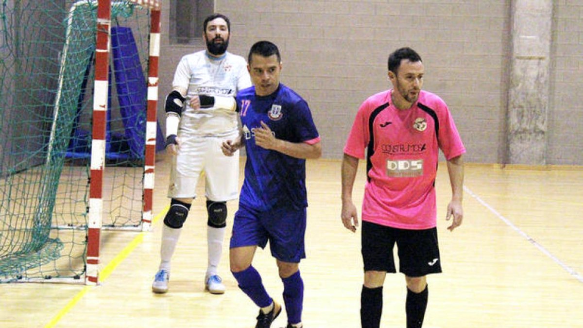 Saviola, convocat amb el Barça Legends, es perdrà l'anada de la final de lliga