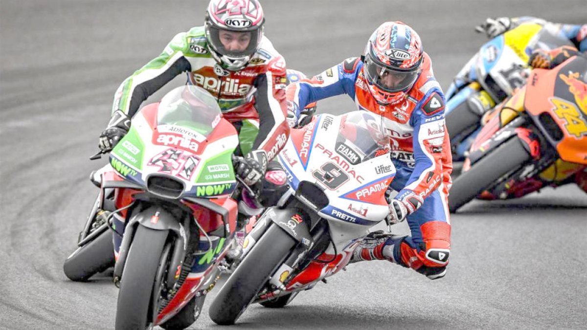 Discussió pujada de to entre pilots residents