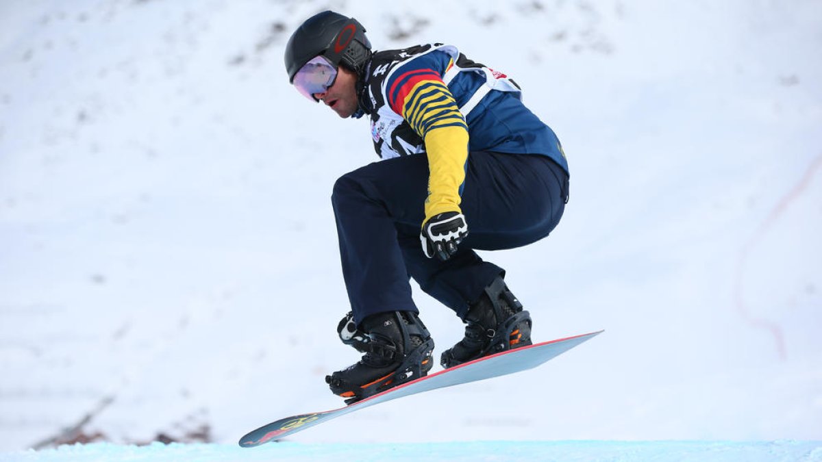 Una caiguda d'Adam Lambert tira Lluís Marín i el deixa fora als vuitens de final