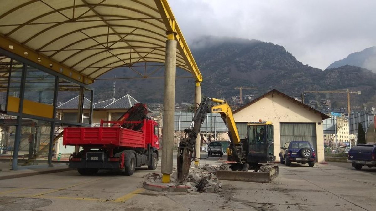 L'oposició celebra la decisió de fer un aparcament a l'antiga estació