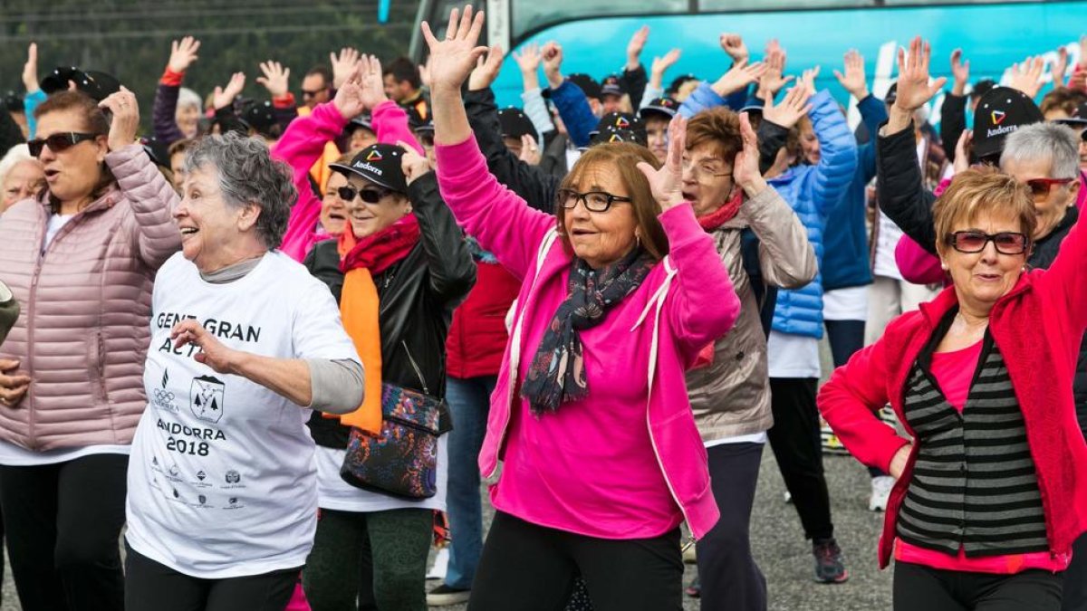 Dos-cents padrins gaudeixen de la jornada 'Gent Gran Activa'