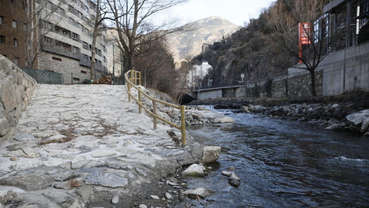 El comú lauredià atura el projecte de ràfting al Valira