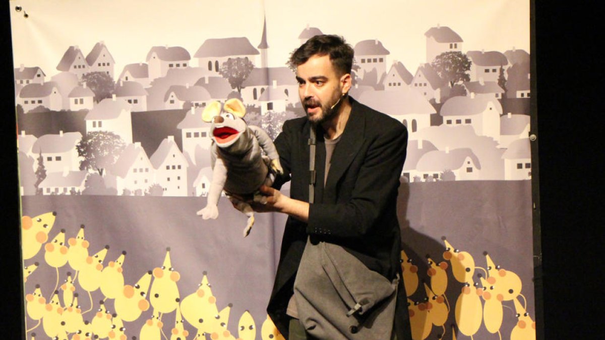 'El flautista d'Hamelín' omple el Teatre Comunal