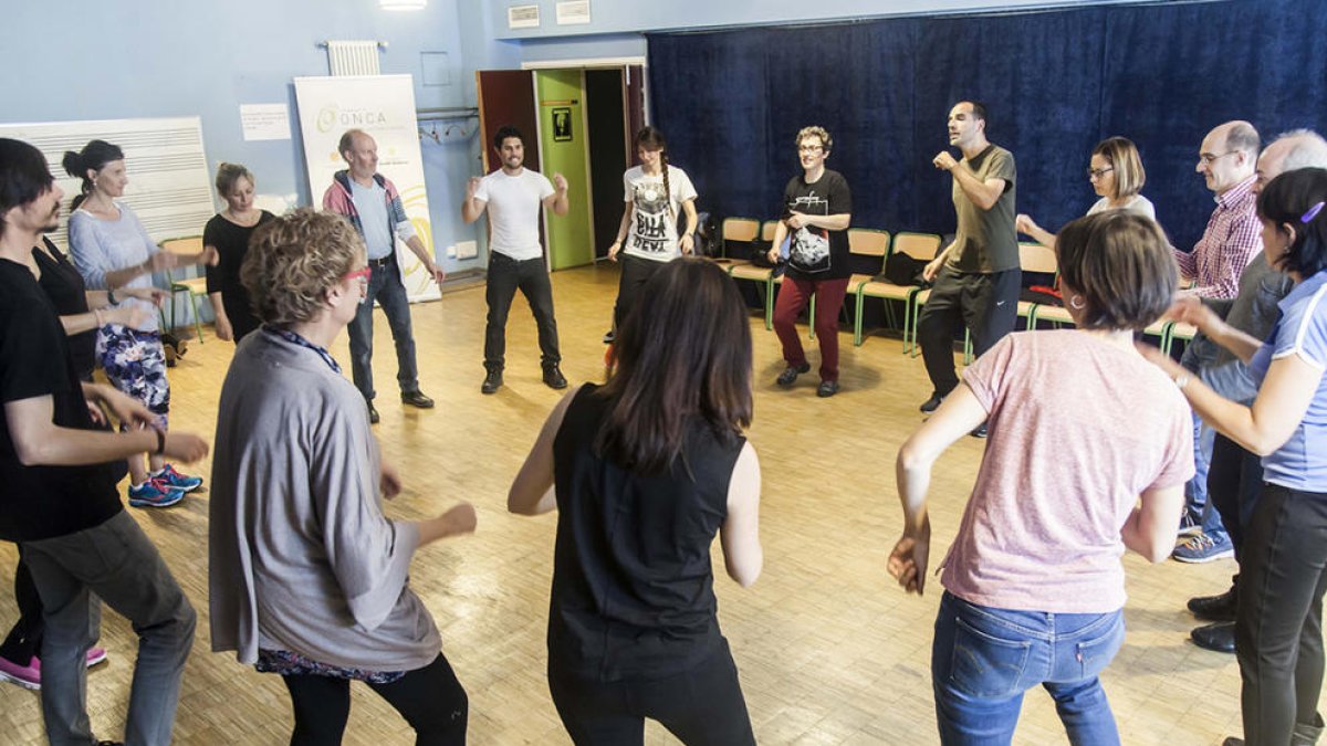 Exhaurides les places del taller de la Fundació ONCA