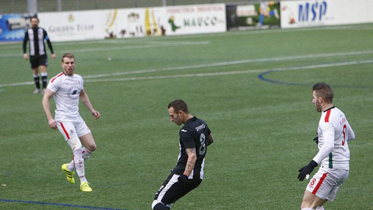 El Vall Banc punxa i la UE Engordany s'acosta al líder