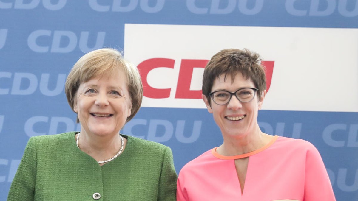 Merkel promociona una possible successora