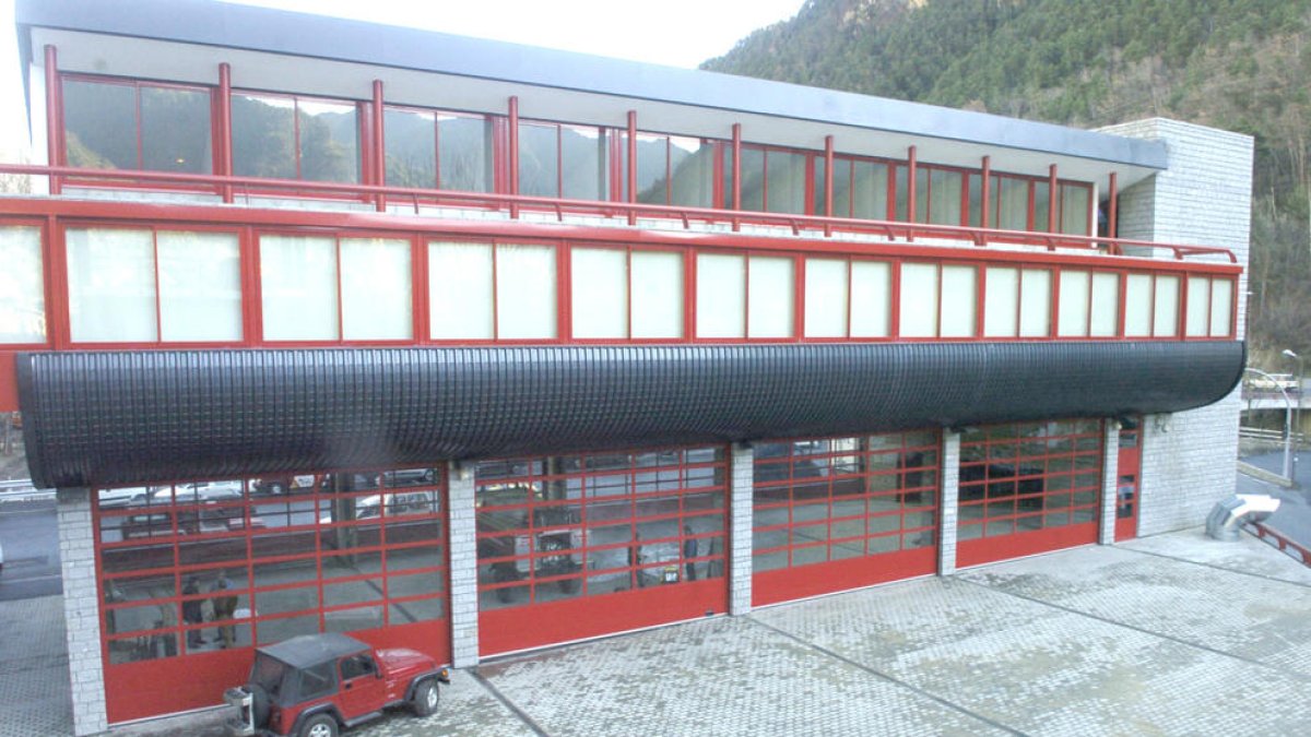 El bomber acusat de violació per una dona nega els fets