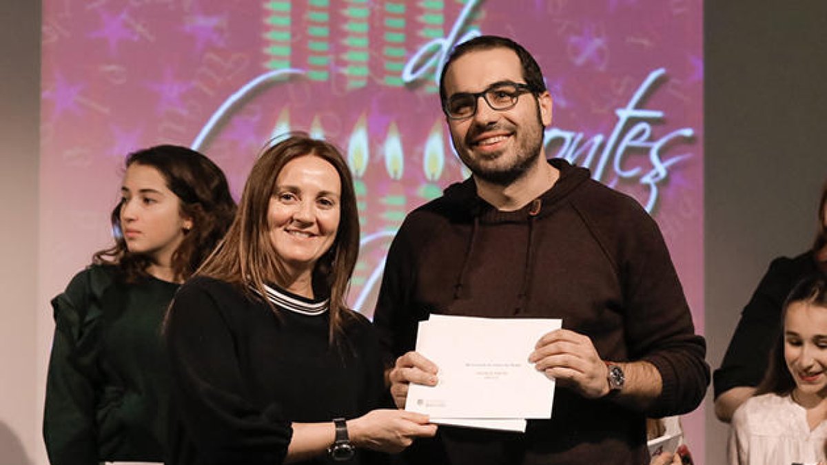 Yvan Lara rep el premi de relats de Nadal