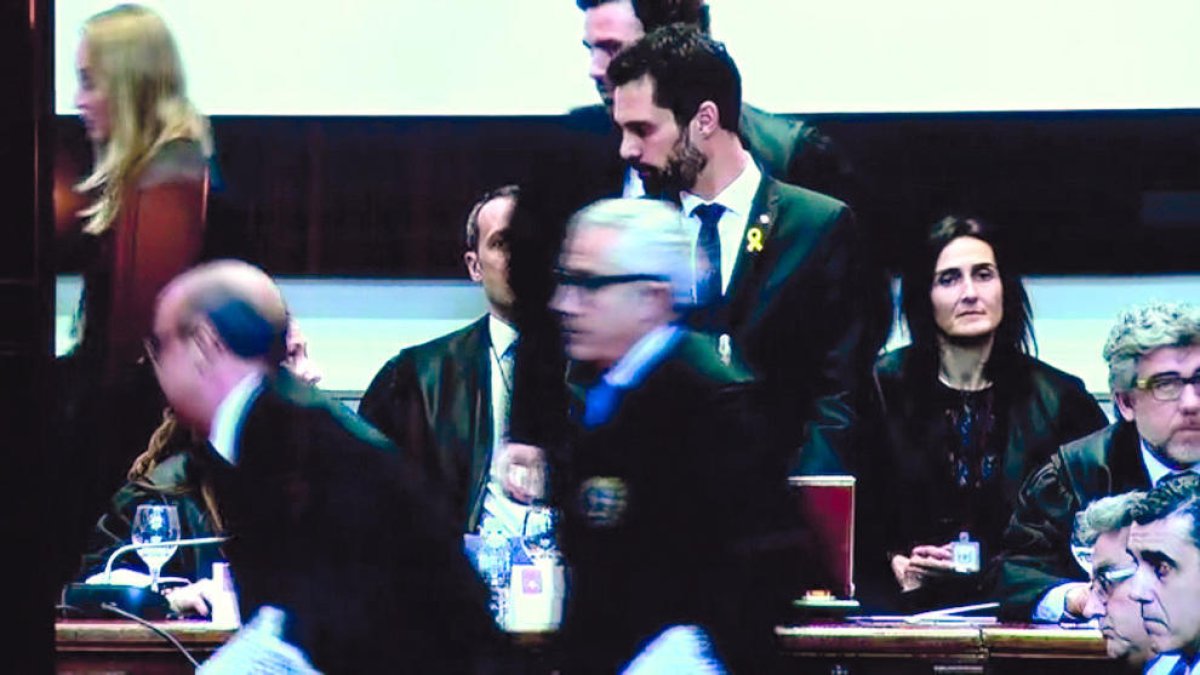 Trapero admet davant la jutge que va reunir-se amb el govern per l'1-O