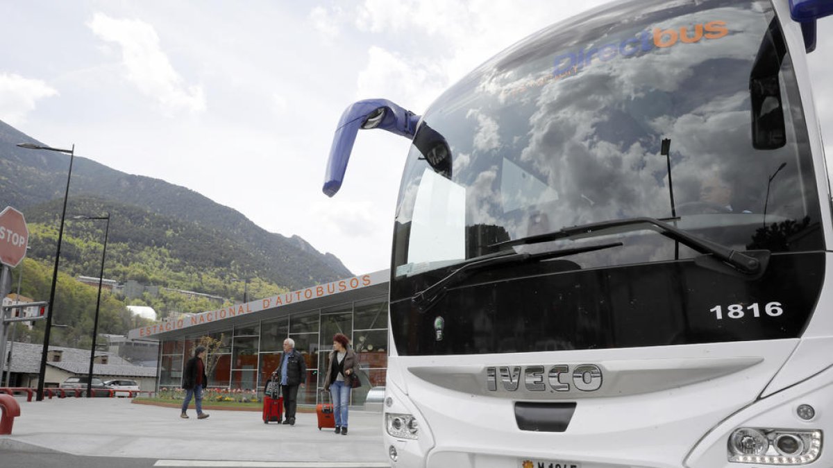 FEDA dissenya la plataforma que permetrà unificar el sistema tarifari dels autobusos