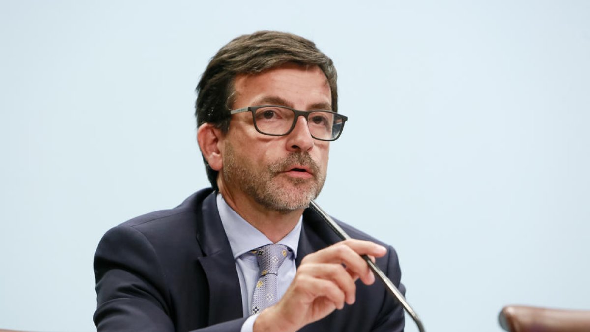 El ministre Jordi Cinca a la roda de premsa posterior al Consell de Ministres