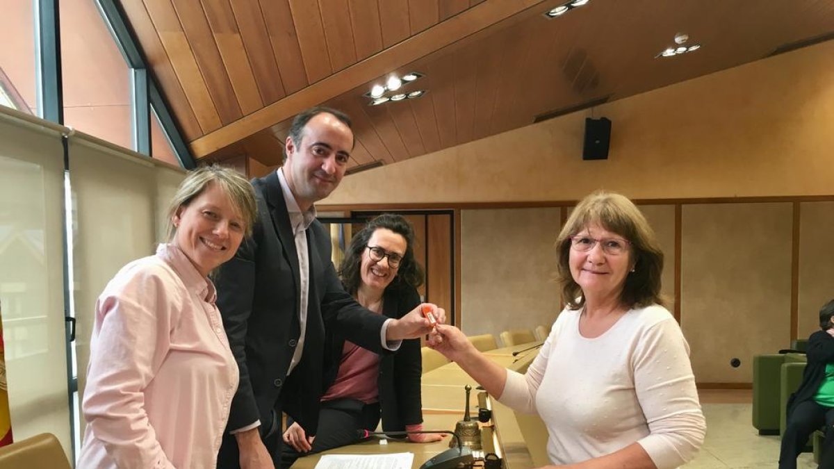 Entrega de les claus dels horts socials a la gent gran