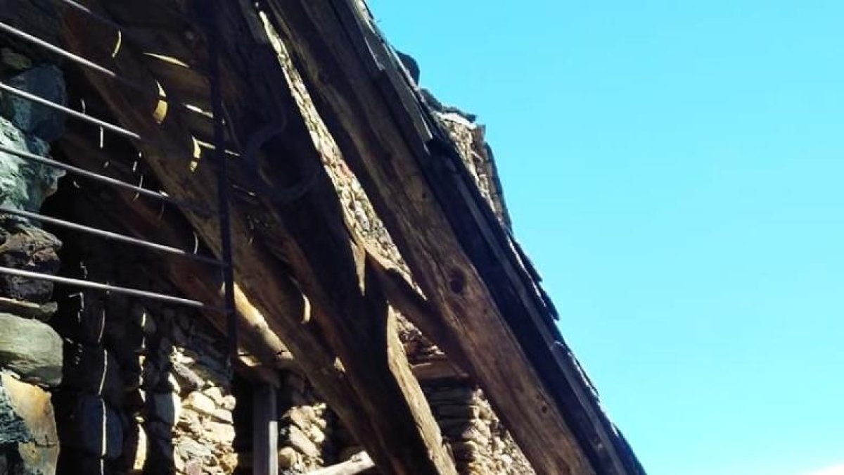 Alerta per una borda a Entor