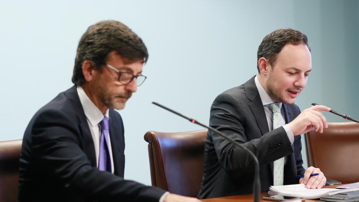 El Govern regula el dret a manifestació i endureix les sancions al 'botellón'