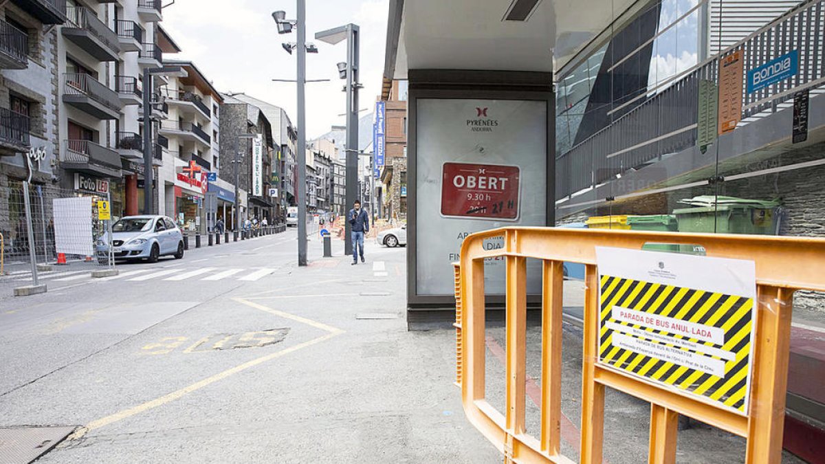Trasllat de les parades de bus de l'avinguda Meritxell
