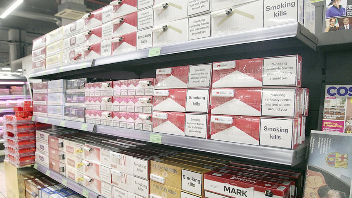 Els ingressos pel tabac cauen per onzè mes seguit