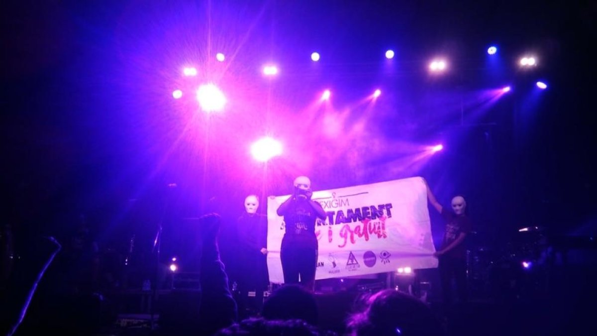 Les feministes defensen la “llibertat d'expressió” en la protesta de la Seu