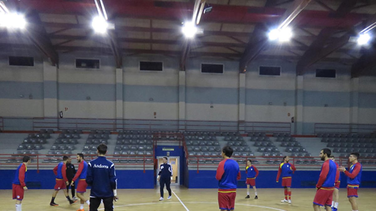 Andorra i Xipre tornen a empatar en un duel en què els tricolors desaprofiten un 3-0 favorable