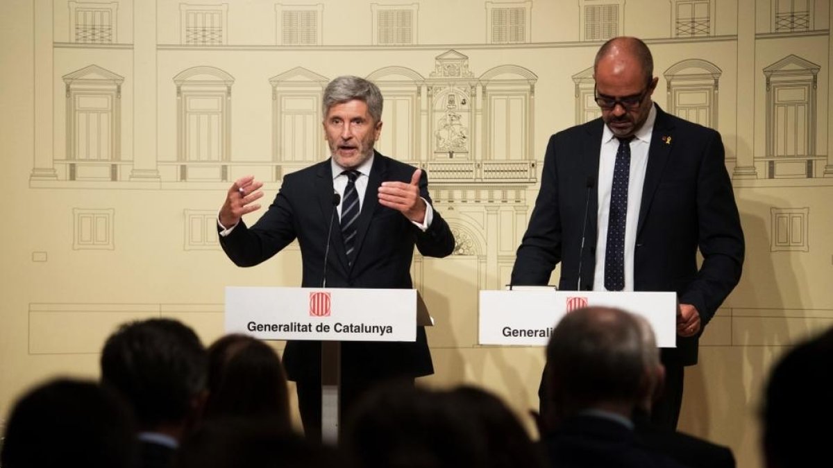 El govern i la Generalitat acorden garantir la neutralitat a l'espai públic