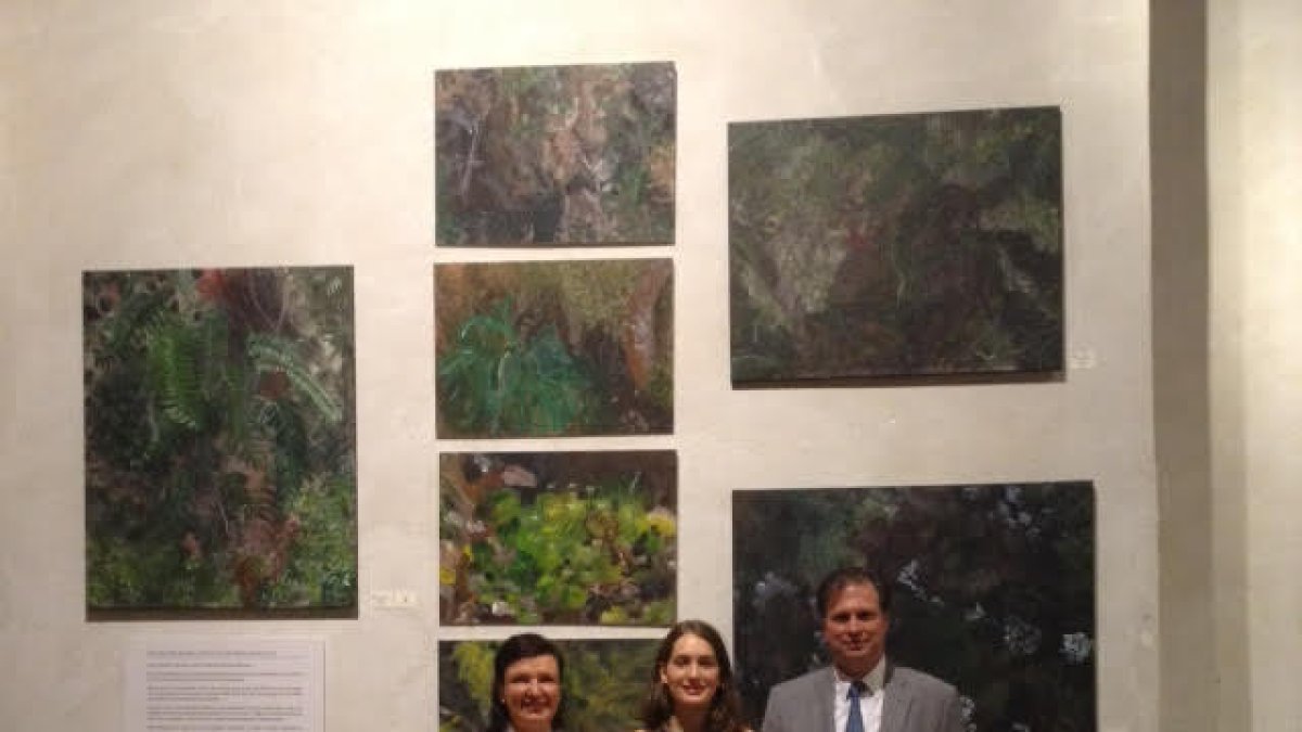 L'artista Ainara Revuelta rep una medalla pel compromís amb ARTCAMP