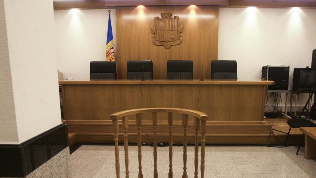 Nou mesos de presó condicional per agredir, amenaçar i vexar l'exparella