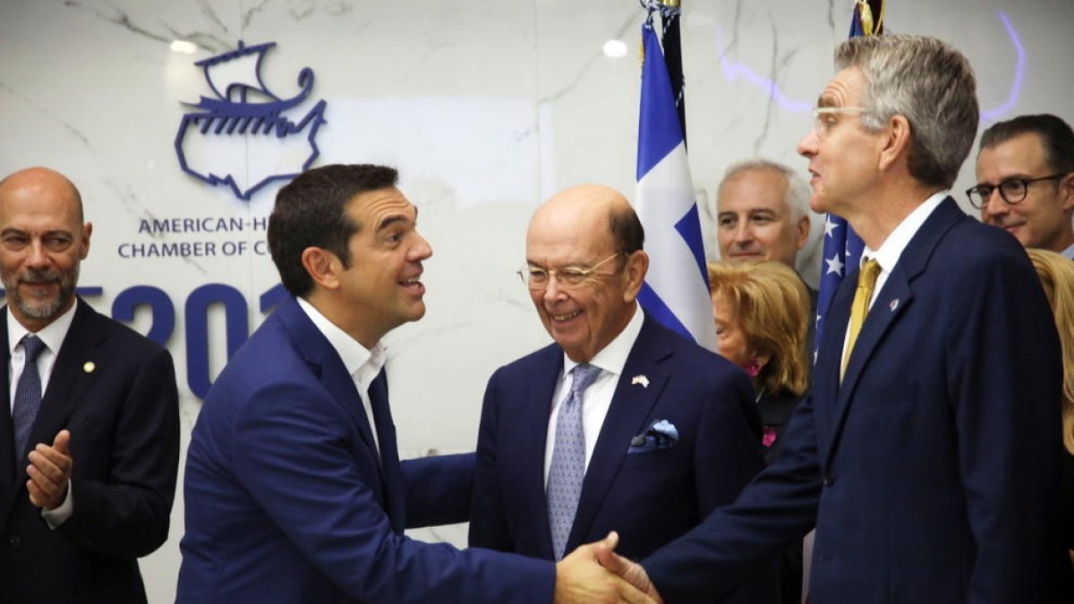 Tsipras promet rebaixes fiscals després del rescat