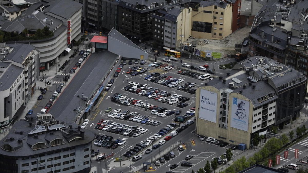 Els aparcaments de la capital es podran pagar amb una app el 2019