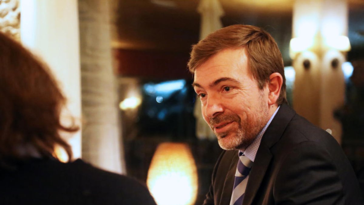 “El bancari és un món de gomina i testosterona, necessita dones”