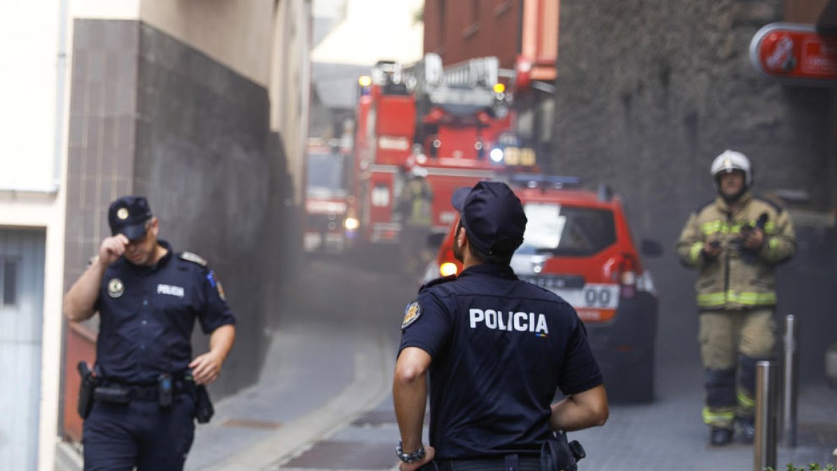 Els sindicats de penitenciaris, bombers i policies volen més efectius