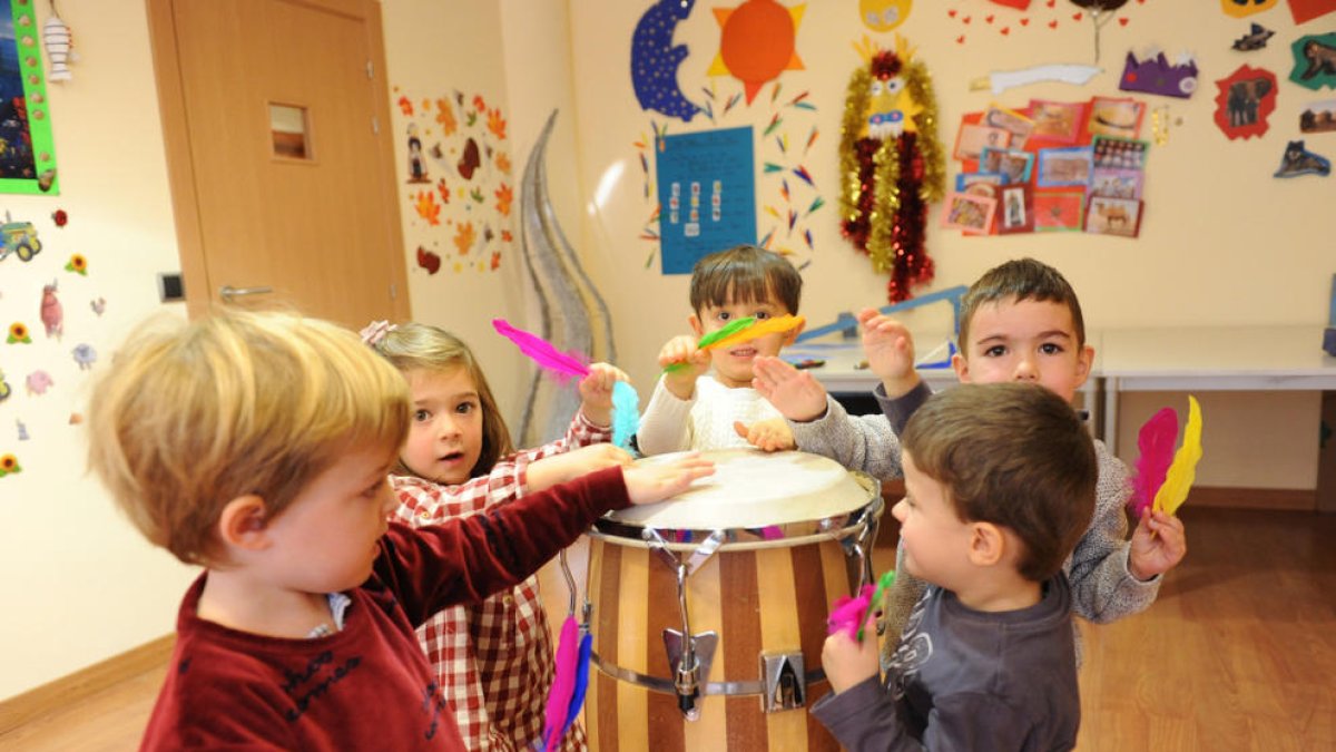 Una desena d'infants a la jornada de portes obertes