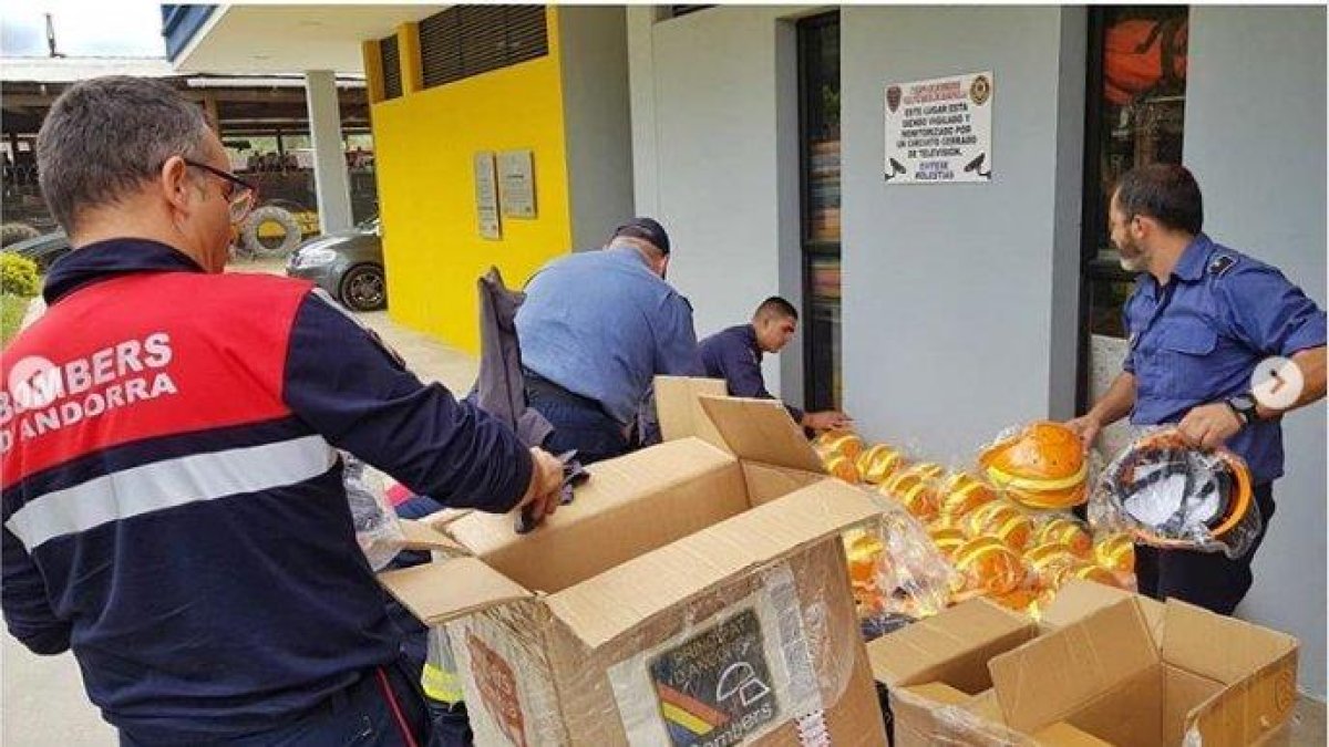 L'expedició de Bombers arriba a Colòmbia