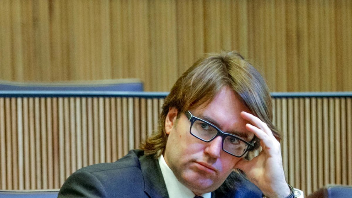 Naudi demana empara al síndic per obtenir dades sobre la UE