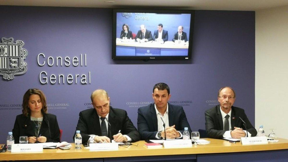 Front unànime de l'oposició contra el tràmit d'urgència
