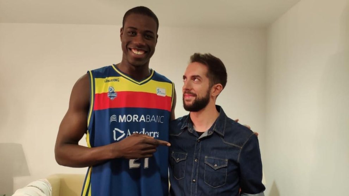 L'ACB es prepara per engegar motors i per a un canvi