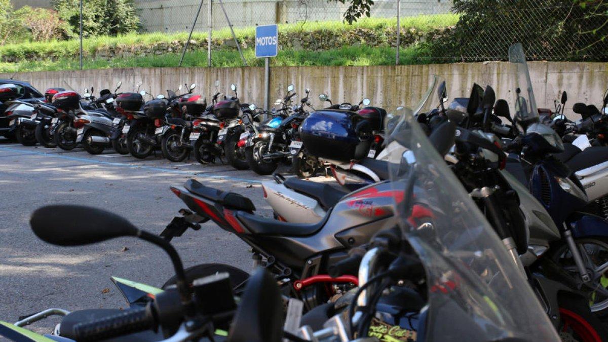 Més places d'aparcament gratuït per a motocicletes