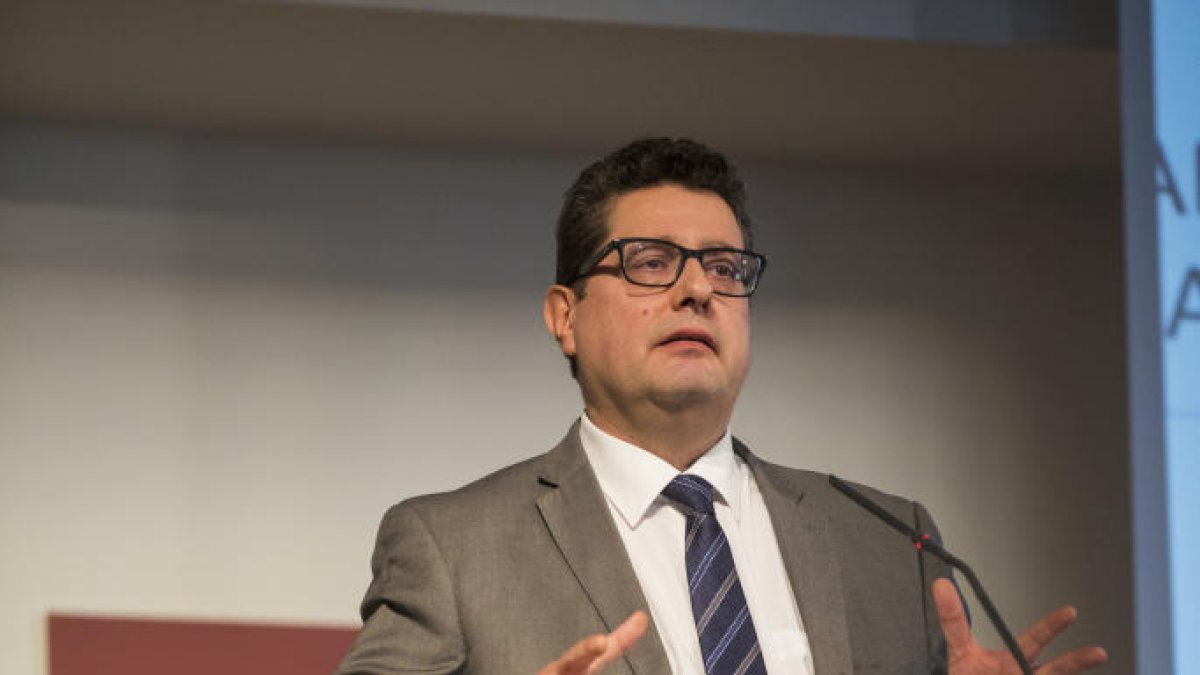 Mig centenar de persones, al curs de prevenció del blanqueig de capitals