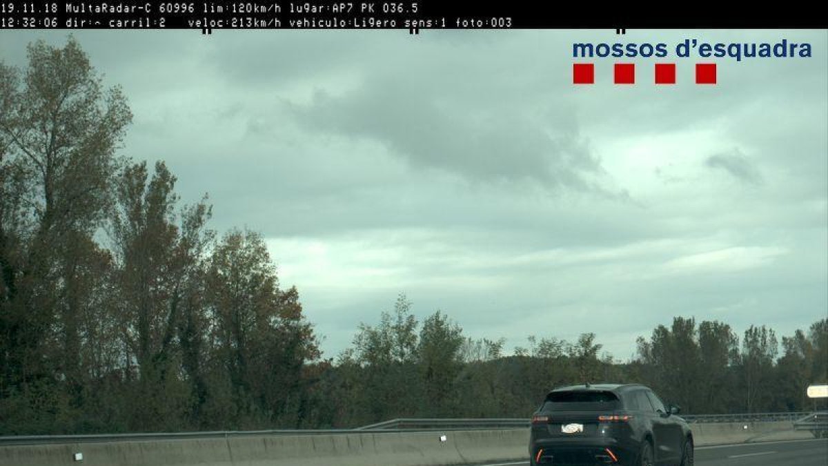 Els mossos detenen un resident a Ordino que circulava a 213 quilòmetres per hora per l'AP-7