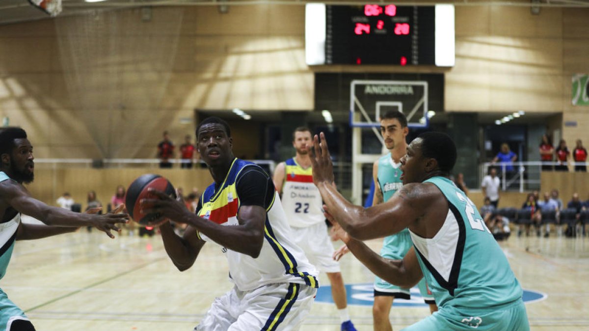 Inici exigent i atapeït