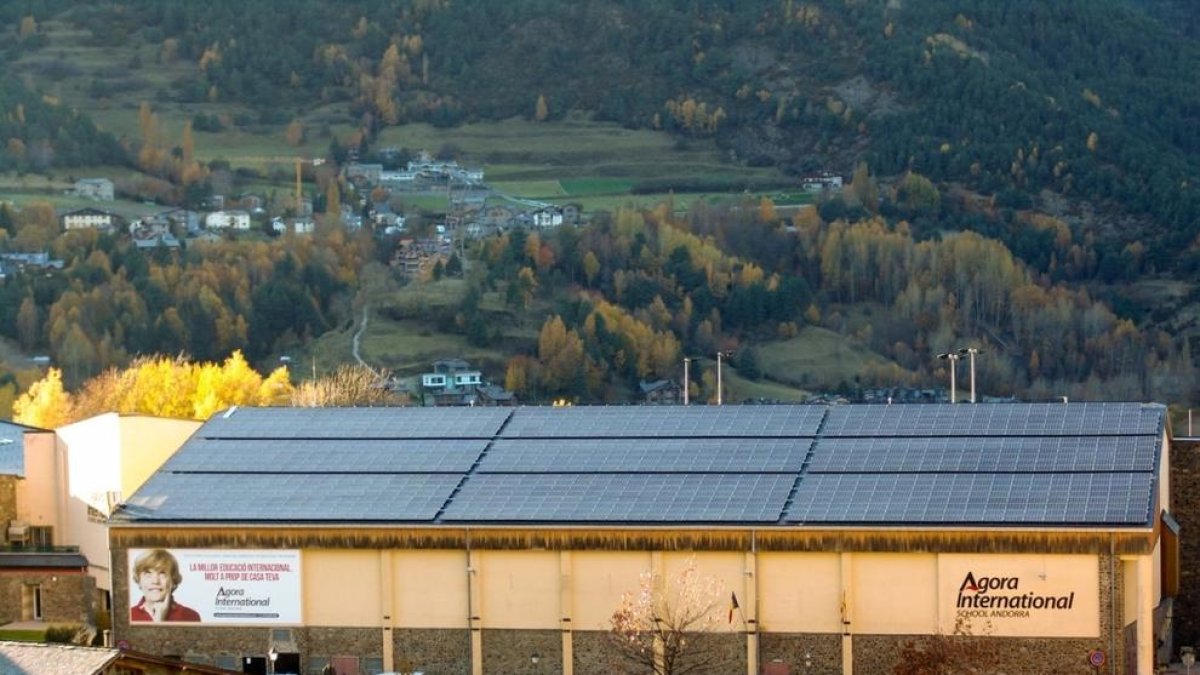 Primer parc de plaques solars del Principat