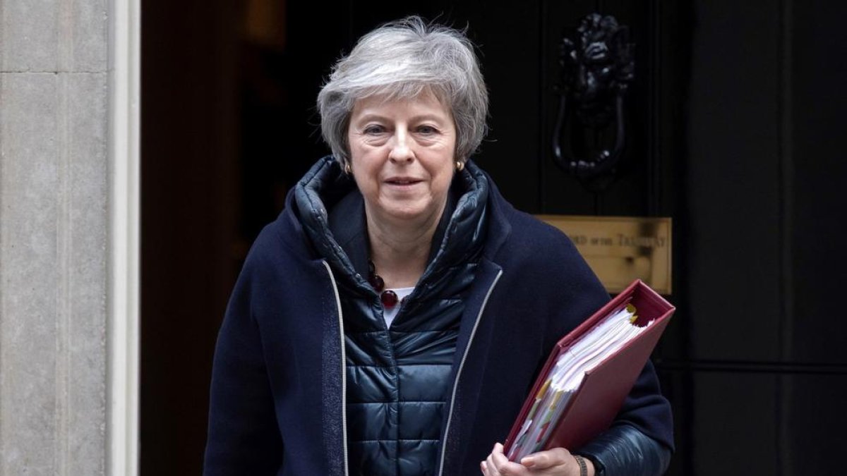 May avisa Espanya que protegirà la “sobirania britànica” de Gibraltar